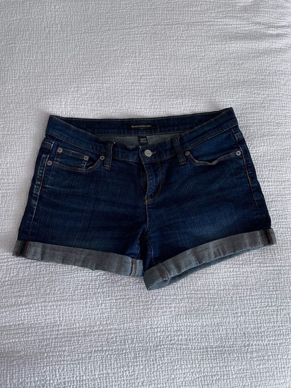 Banana Republic Factory Dark Wash Denim Roll-Cuff Women’s Shorts